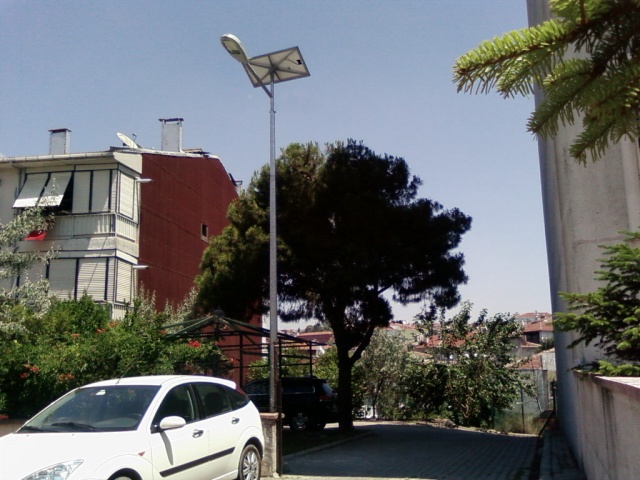 güneş enerjisi ve led armatür ile sokak aydınlatması